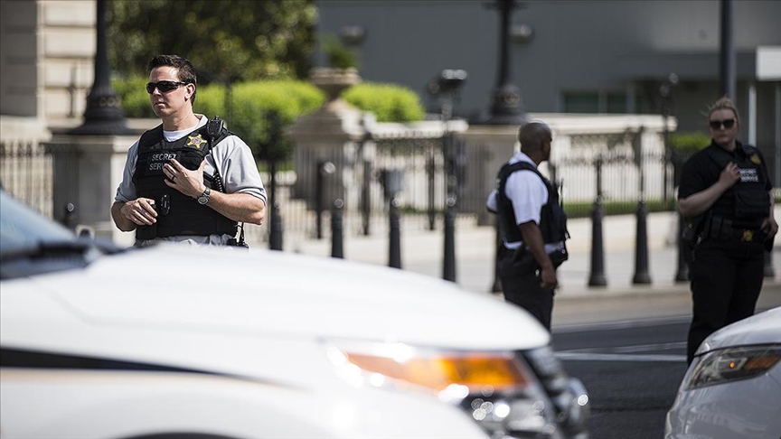 ABD'de Beyaz Saray'ın yakınlarındaki barikata çarpan minibüsün sürücüsü gözaltına alındı — Detaylı Analiz