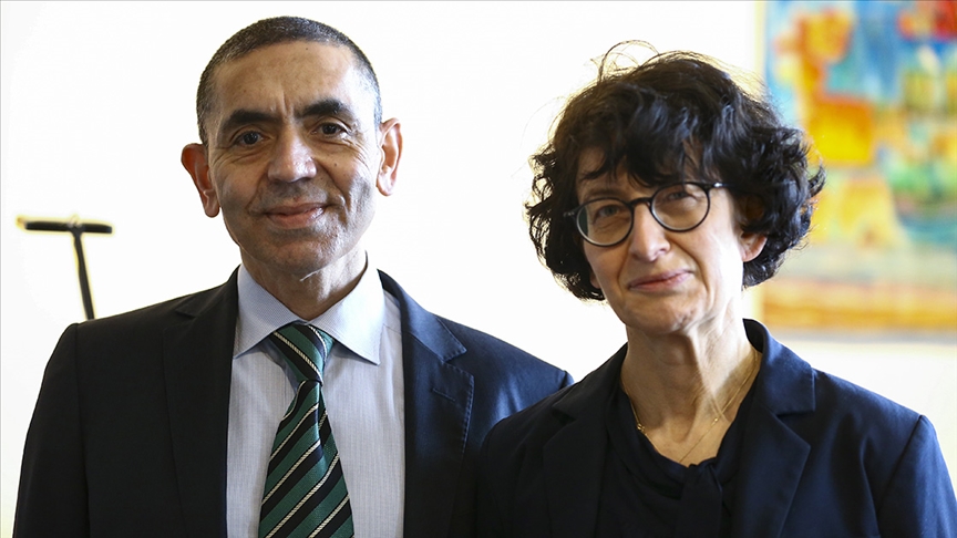 BioNTech Kurucuları Uğur Şahin ve Özlem Türeci Görevlerinden Ayrılıyor