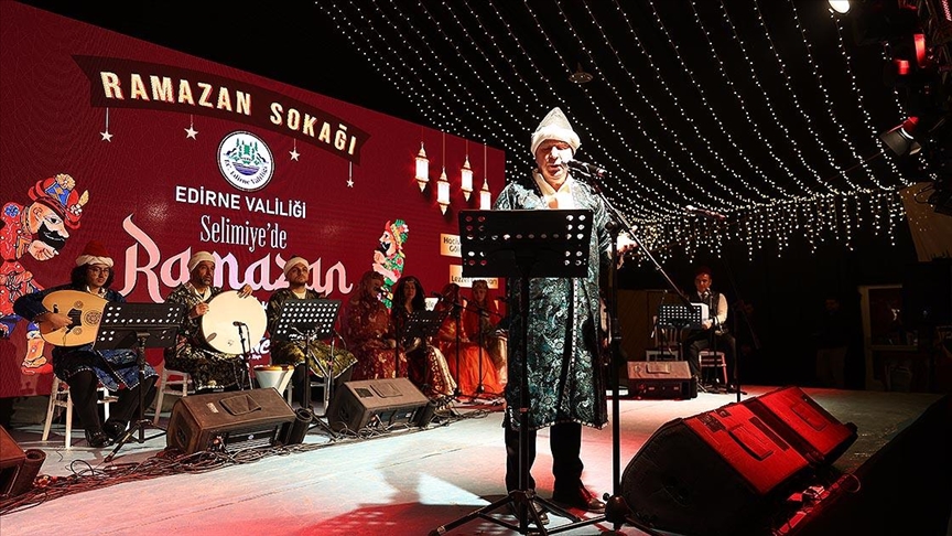 Selimiye Meydanı'nda "Karagöz Musikisi Hayal Şarkıları" seslendirildi — Detaylı Analiz
