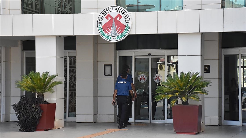 Döşemealtı Belediyesine yönelik soruşturmada 22 şüpheli hakkında gözaltı kararı verildi — Detaylı Analiz