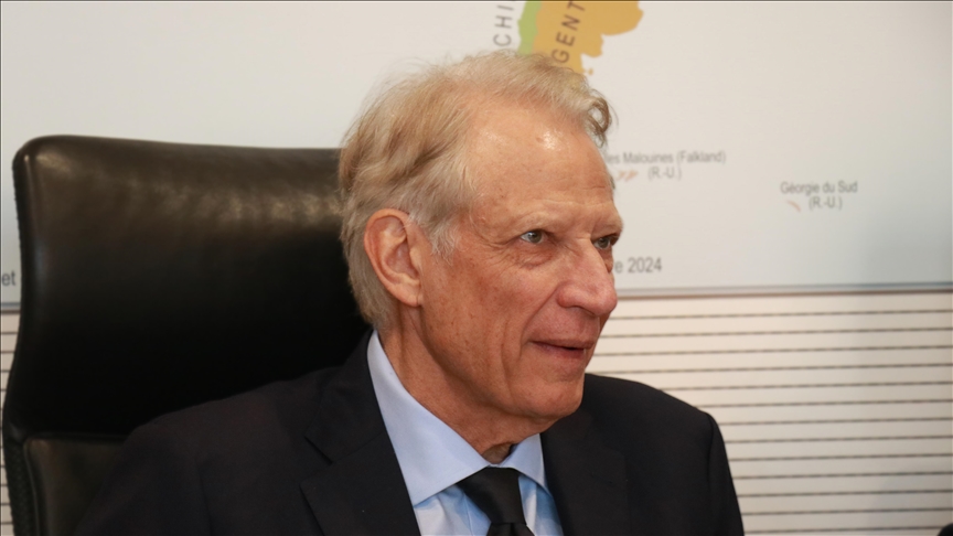 Villepin: İran'a Saldıran ABD ve İsrail'e Yaptırım Uygulanmalı