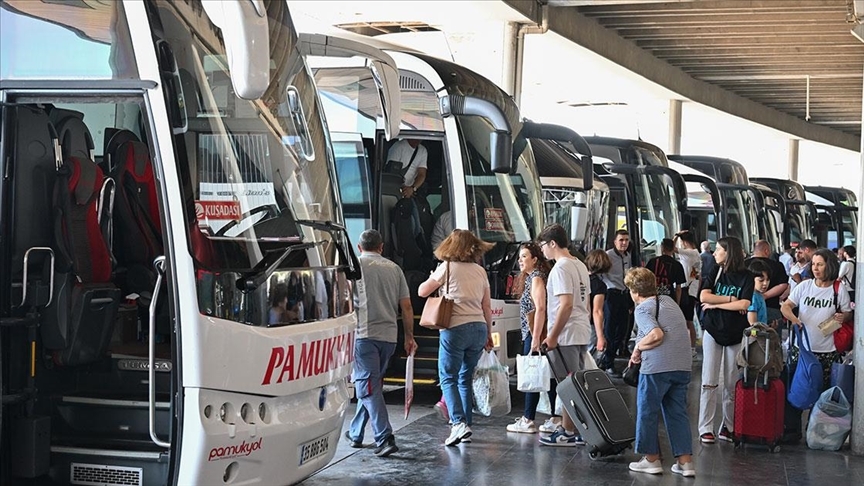 İstanbul'da bayram öncesi otobüs biletlerinin yüzde 90'ı tükendi — Detaylı Analiz