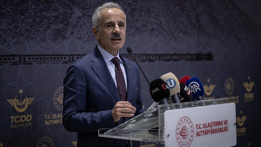 Bakan Uraloğlu: Ramazan Bayramı tatili boyunca trenlerimizde toplam 8 bin 898 kişilik ek kapasite oluşturduk — Detaylı Analiz