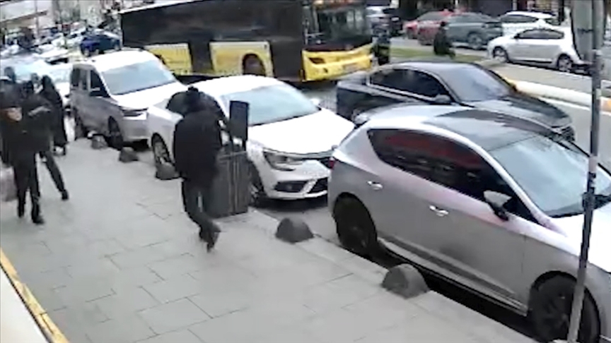 Sultanbeyli'de İETT otobüsünün çarptığı yaya ağır yaralandı — Detaylı Analiz