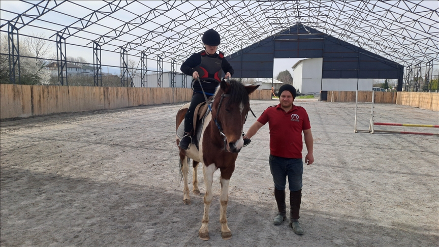 Sakarya'da özel gereksinimli çocuklar, hipoterapiyle gelişim sağlıyor — Detaylı Analiz