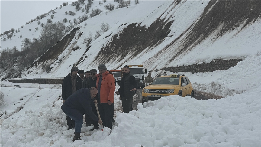 Bingöl'de Karlıova-Yedisu kara yolu çığ dolayısıyla ulaşıma kapandı — Detaylı Analiz