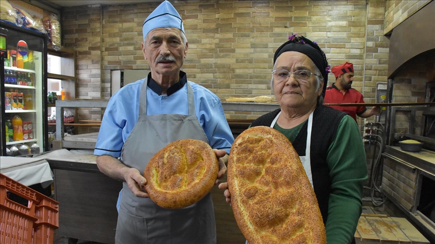 Ordulu Gümüş Çiftinin Yarım Asırlık Ramazan Pidesi Geleneği