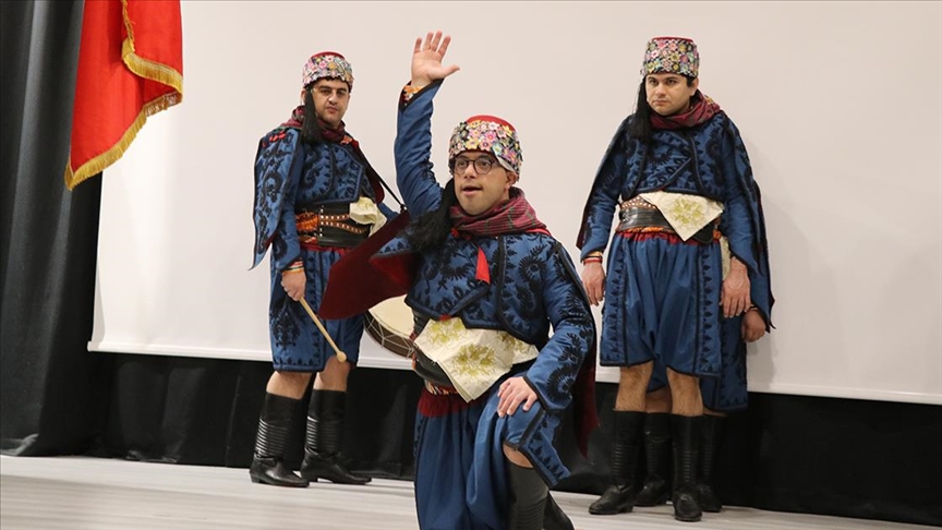Engelli ve özel bireylerden oluşan zeybek ekibi, sahneleri renklendiriyor — Detaylı Analiz