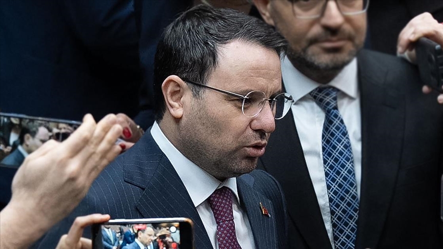 Adalet Bakanı Gürlek: Mahkeme salonları siyaset arenası değildir, burada yalnızca yargılama yapılır — Detaylı Analiz