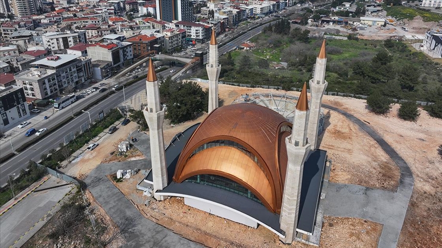 İzmir'de 5 bin kişilik Hacı Mustafa Tekinalp Camisi açılışa hazırlanıyor — Detaylı Analiz