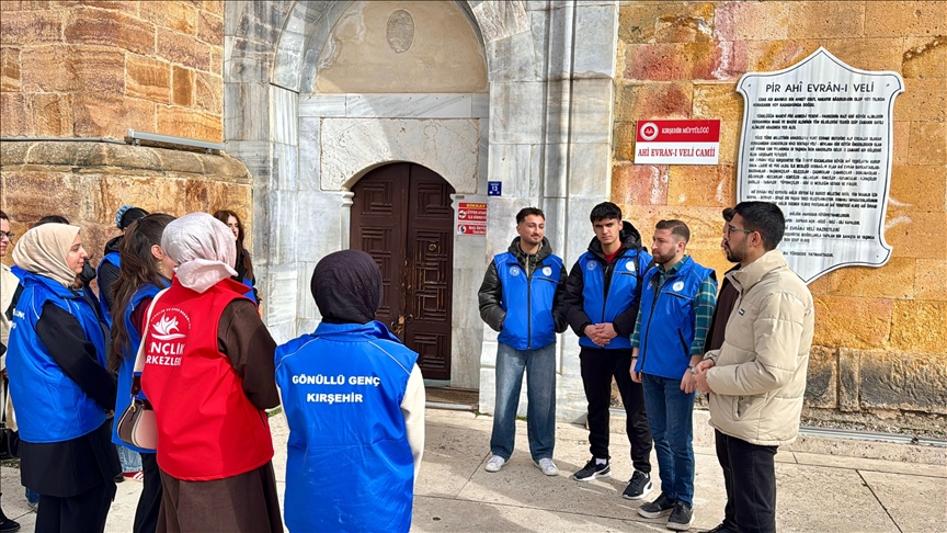 Kırşehir'in "gönül mimarları" kültürel mekanlarda üniversite öğrencilerine anlatılıyor — Detaylı Analiz