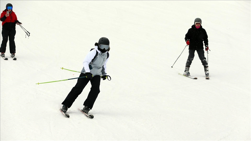 Anadolu'nun "yüce dağı" Ilgaz'da kayak sezonu ilkbaharda da sürüyor — Detaylı Analiz