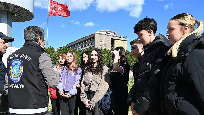 Okul Çevresinde Güvenlik İçin Yoğun Polis Denetimleri Başladı