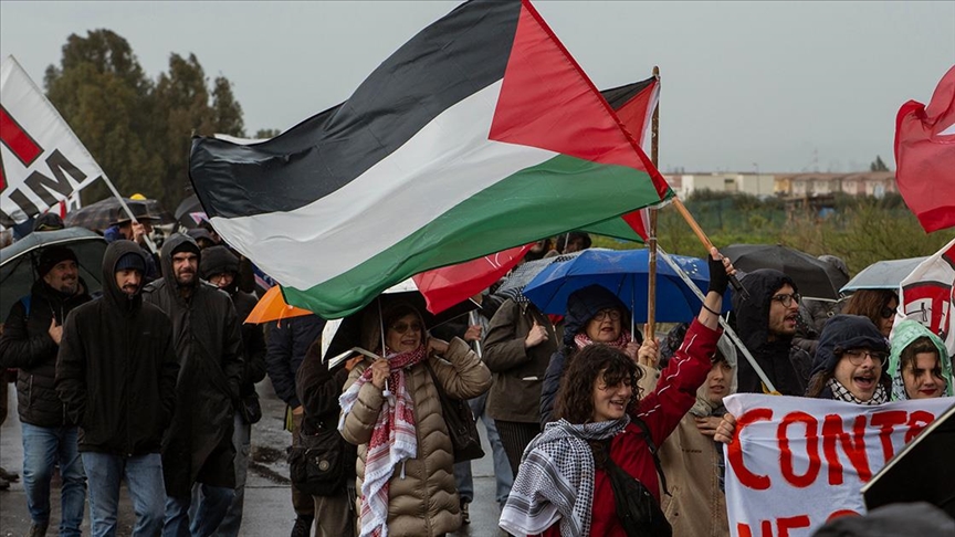 İtalya'daki ABD üssü yakınlarında protesto düzenlendi — Detaylı Analiz