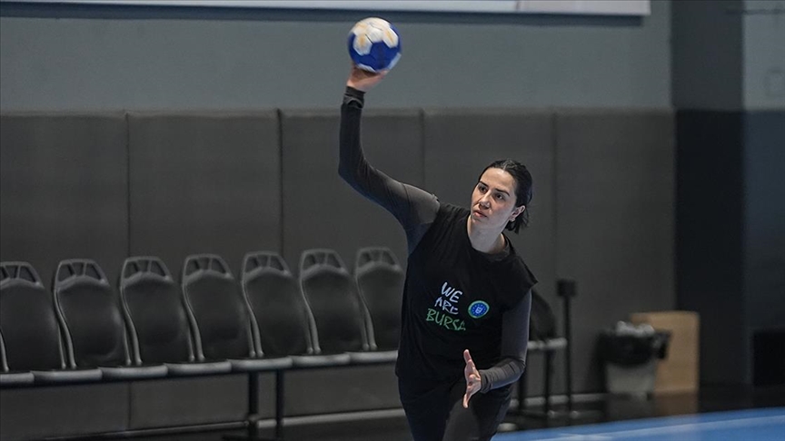 Bursa kapsamlışehir Belediyespor Kadın Hentbol Takımı, şampiyonluğa odaklandı