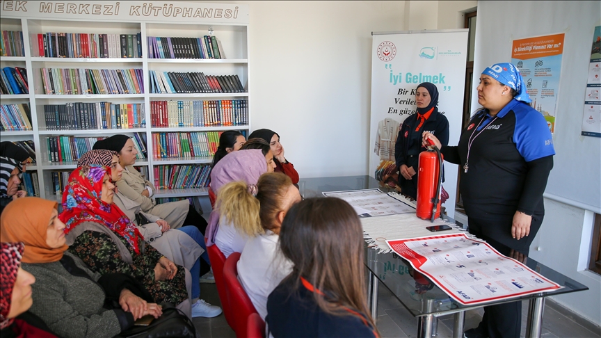 AFAD eğitimleriyle kadınlar afetlere karşı bilinçlendiriliyor