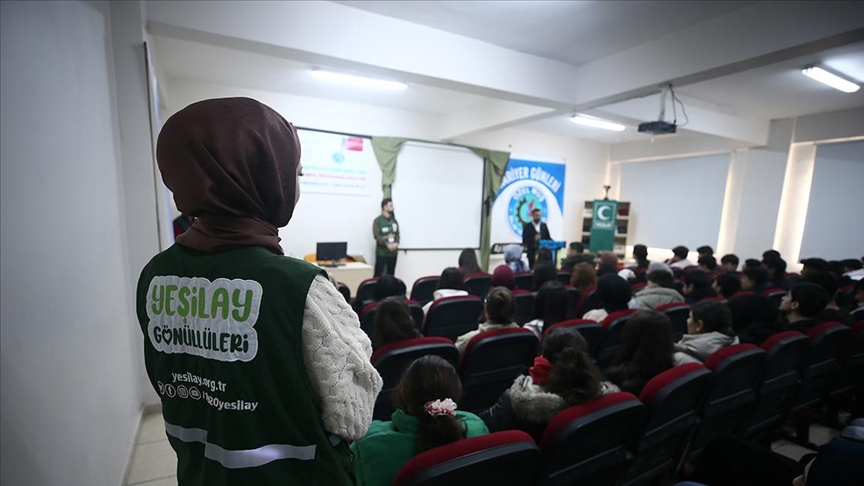 Muş'ta Yeşilay Haftası Etkinlikleriyle 12 Bin Kişi Bilinçlendirildi