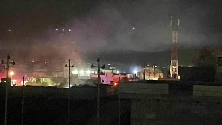 Irak’ın en kapsamlı enerji tesislerinden biri olan Mecnun Petrol Sahası’na insansız hava araçlarıyla saldırı düzenlendi — Detaylı Analiz