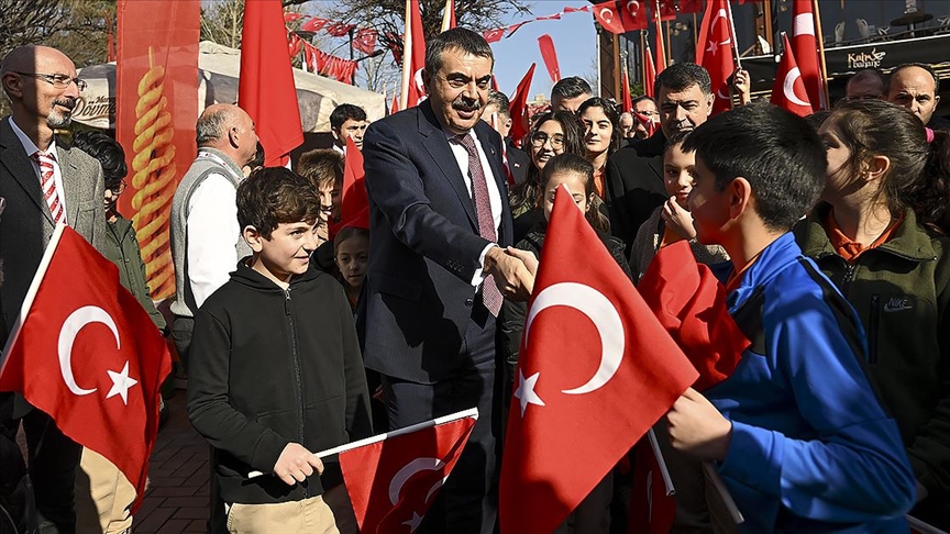 Bakan Tekin: Sevgili çocuklar siz var meydana geldikça bu devlet, bayrağımız, ezanımız ilelebet varlığını sürdürecektir