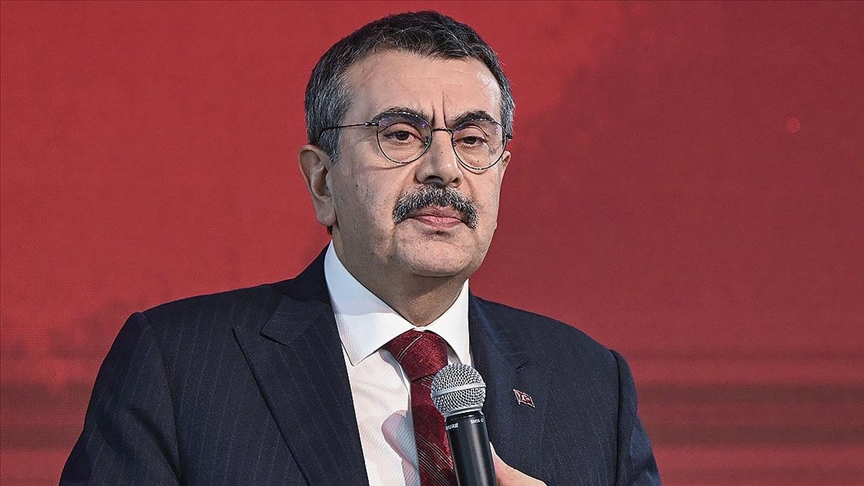 Bakan Tekin: Türkiye Yüzyılı Maarif Modeli'ne dijital okuryazarlıkla ilgili uyulması gereken kriterleri yerleştirdik — Detaylı Analiz