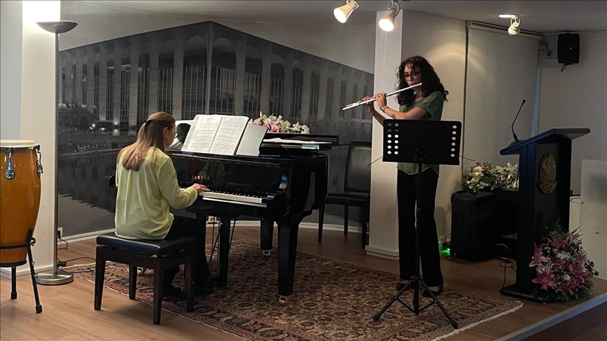 Brezilya'nın Ankara kapsamlıelçiliğinde "8 Mart Kadınlar Günü" dolayısıyla konser düzenlendi