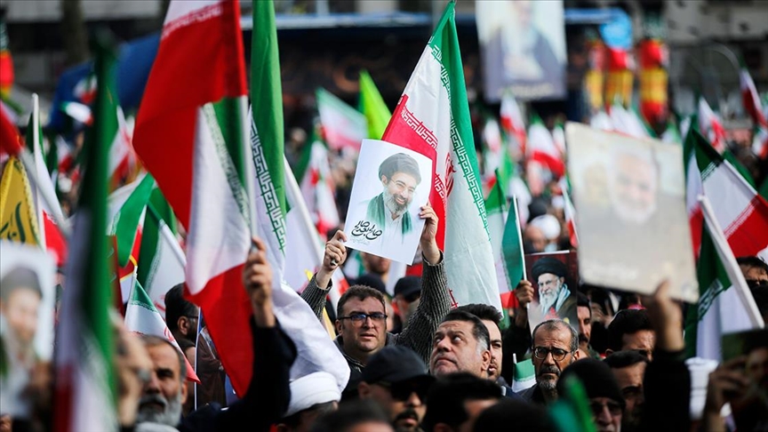 Tahran'da Mücteba Hamaney İçin Düzenlenen Biat Mitingine Yoğun Katılım