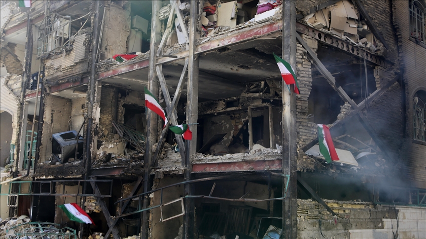 İran Kızılayı: ABD ve İsrail'in Saldırılarında Binlerce Sivil Nokta Zarar Gördü