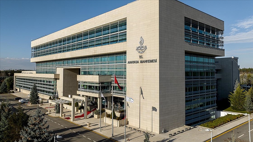 Sağlık Çalışanlarının Nöbet Ücretlerine Getirilen Sınırlama Anayasa Mahkemesince İptal Edildi