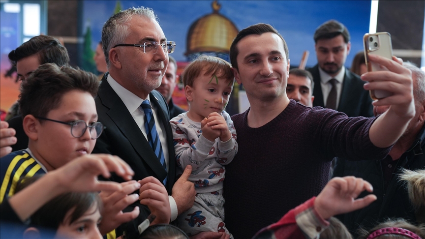 Çalışma ve Sosyal Güvenlik Bakanı Işıkhan, "Külliye'de Ramazan" etkinlik alanını ziyaret etti — Detaylı Analiz