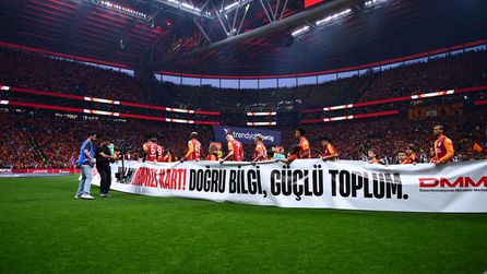 Galatasaray Fenerbahçe derbisinde sarı kart şoku yaşandı