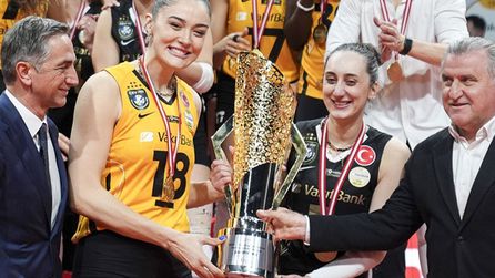 VakıfBank voleybolda şampiyon oldu, Ayça Aykaç takımdan ayrıldı