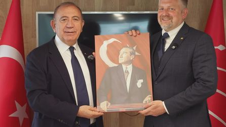 CHP İl Başkanı Gürsel Tekin, Liberland liderini kabul etti