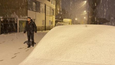 Sarıkamış'ta kar kalınlığı 15 santimetreyi geçti