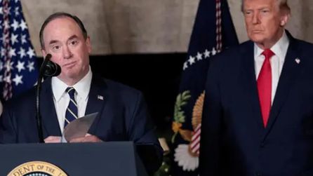 ABD Donanması'nda John Phelan görevden ayrıldı