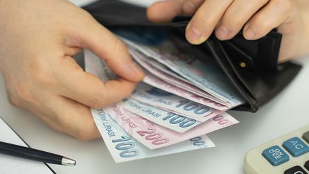 Akaryakıt fiyatlarını etkileyen eşel mobil sistemi devam ediyor