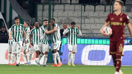 Konyaspor, Trabzonspor'u 2-1 mağlup ederek seriyi sona erdirdi