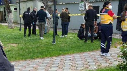 Kırkağaç'taki düğün salonunun deposunda ceset bulundu