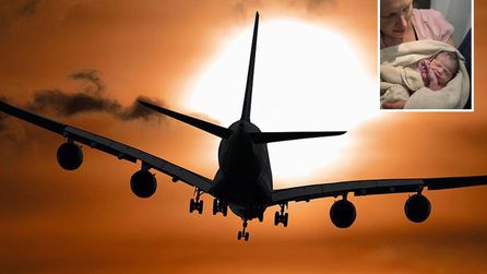 Delta Air Lines uçağında doğum: Yolculardan acil tıp teknisyenleri müdahale etti