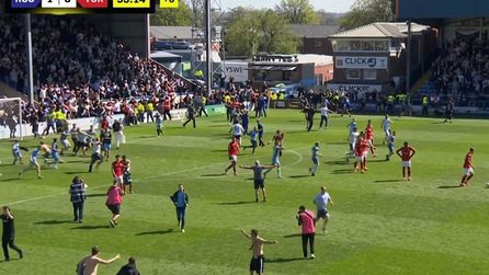 Rochdale ve York City şampiyonluk için mücadele etti