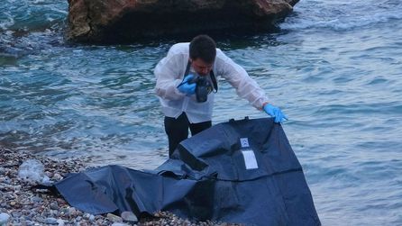 Antalya'da denize giren genç boğuldu, kimliği henüz bulunamadı