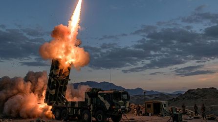 Tahran'da patlama sesleri yükseldi, ateşkes durumu belirsiz