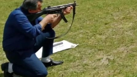 Kepsut Eğitim Müdürü'nün Silahlı Paylaşımı Tepki Topladı