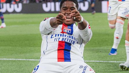 Lyon, PSG'yi 2-1 yenerek önemli bir galibiyet aldı