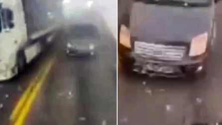 Artvin'de hafif ticari araç ile tır çarpıştı, 2 yaralı