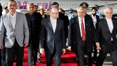 İran Dışişleri Bakanı Arakçi Pakistan'da resmi temaslarda bulundu