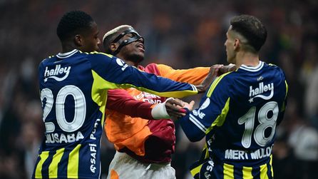 Victor Osimhen Mercedes-Benz'e şikayet edildi, detaylar ortaya çıktı