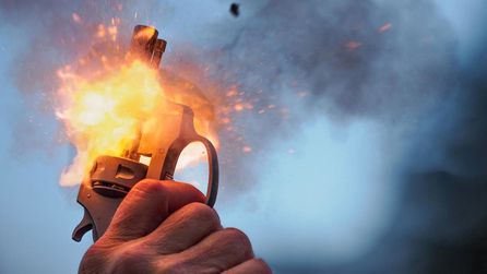 Suriye'den gelen mermi, profesörü hastaneye kaldırdı