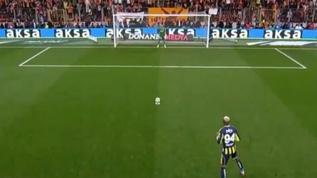 Galatasaray Fenerbahçe derbisinde penaltı kaçırıldı