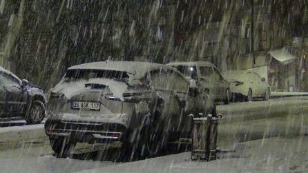 Kars'ta Nisan Ayında Yoğun Kar Yağışı Etkili Oldu