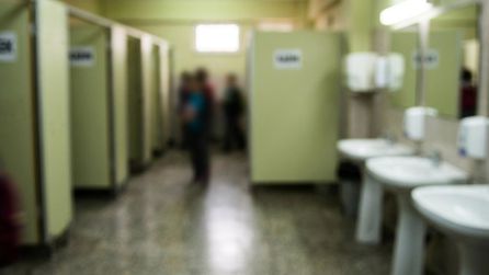 Bilecik'te okul tuvaletinde kurusıkı tabanca ve tehdit notu bulundu